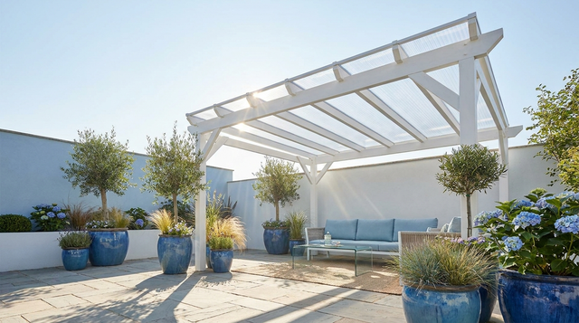 Pergola überdachen mit Stegplatten – Anleitung & Materialwahl