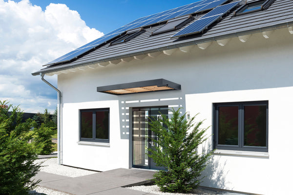 Haustürvordach Holzminden – Alu/Echtholz/Glas