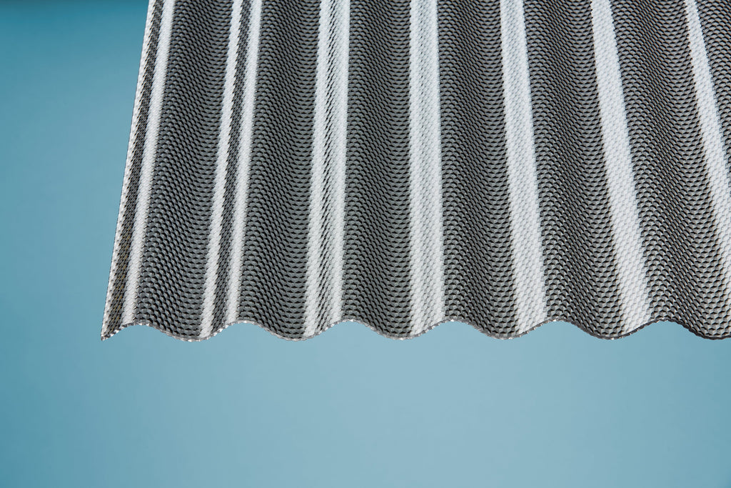 Acryl Profilplatten Wabe – 3mm, 1045mm Breite, Graphit – Produktansicht 3