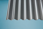 Acryl Profilplatte Wabe Sinus 76/18 3mm Graphit – auf Carport montiert
