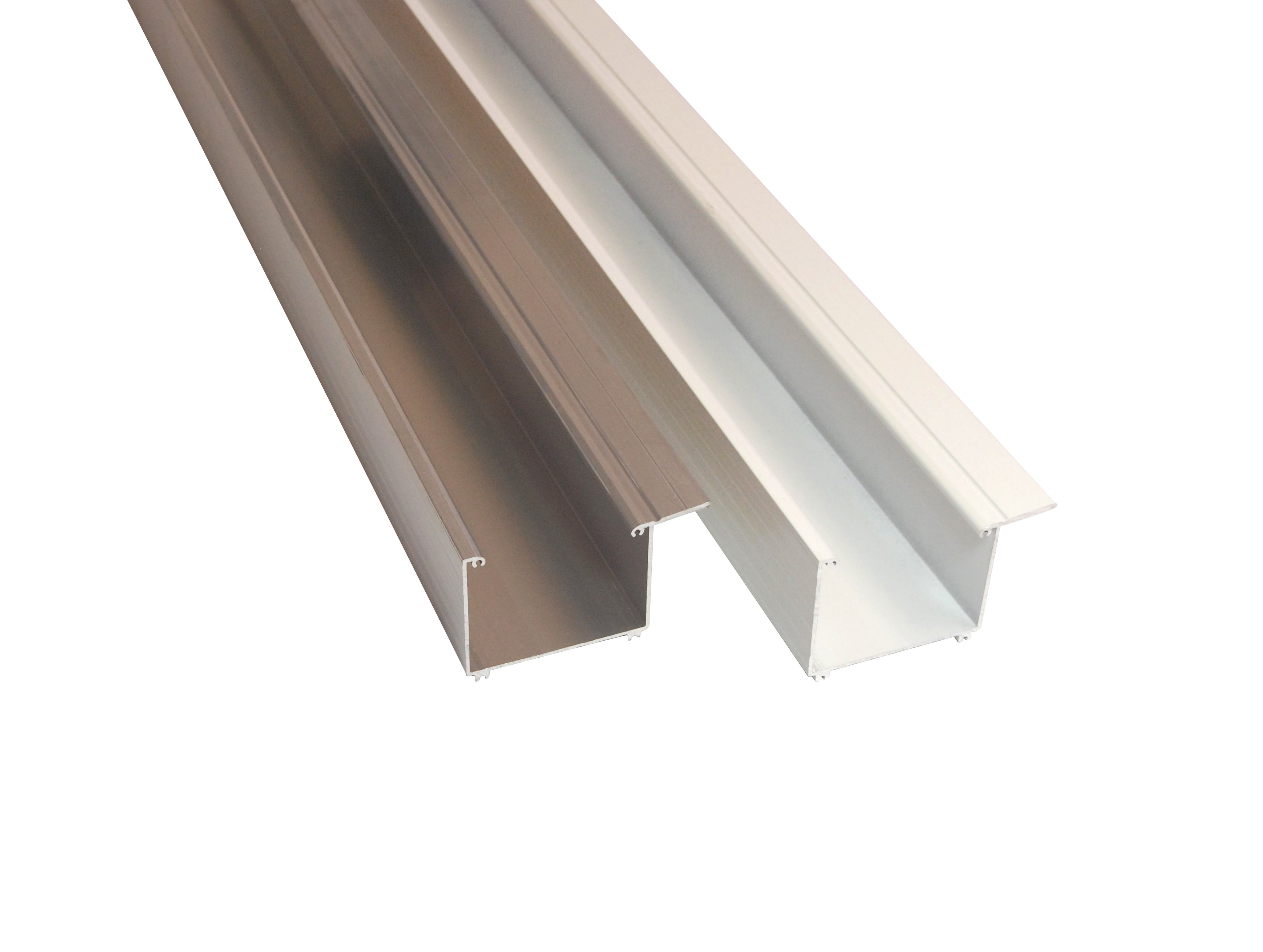Alu Regenrinne – 90mm Breite, Silber – Produktbild freigestellt 3