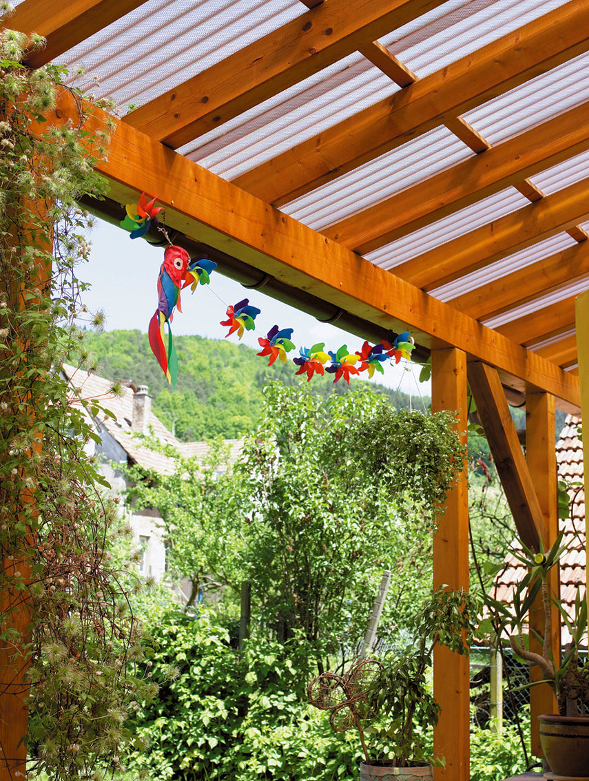 Freistehende Terrassenüberdachung mit Acryl-Bedachung