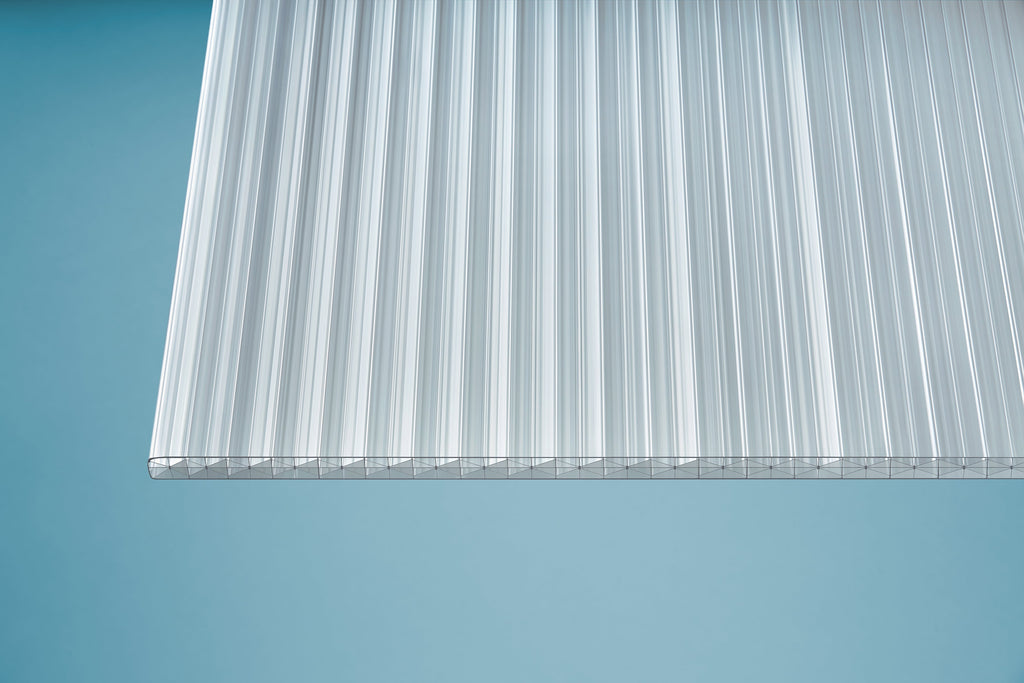 Hohlkammerplatte Polycarbonat X 16 Blueline 16mm Opal-weiß – auf Carport montiert